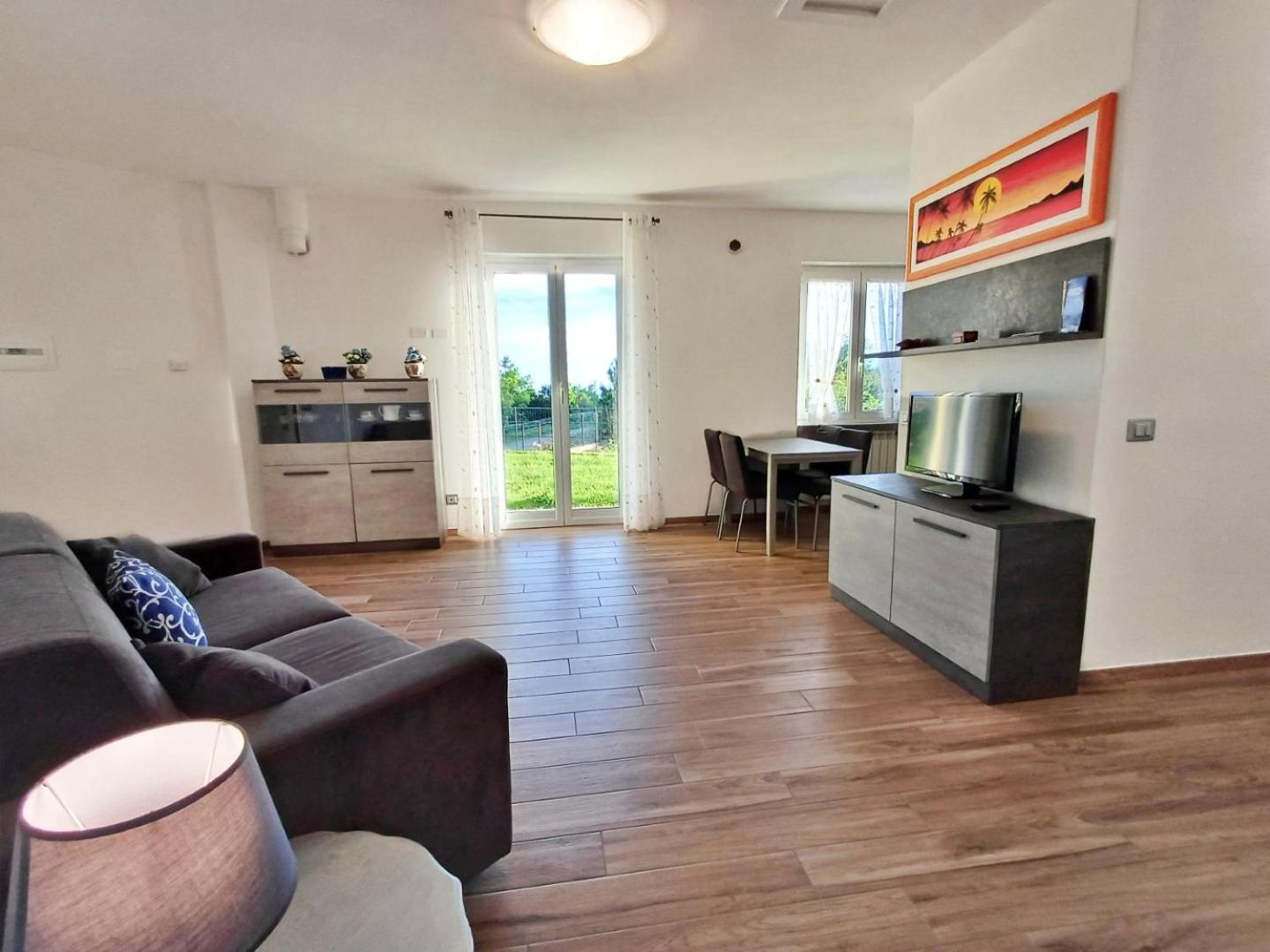Joivy Villa Guanna - Charming Flat With Garden Bracco Luaran gambar