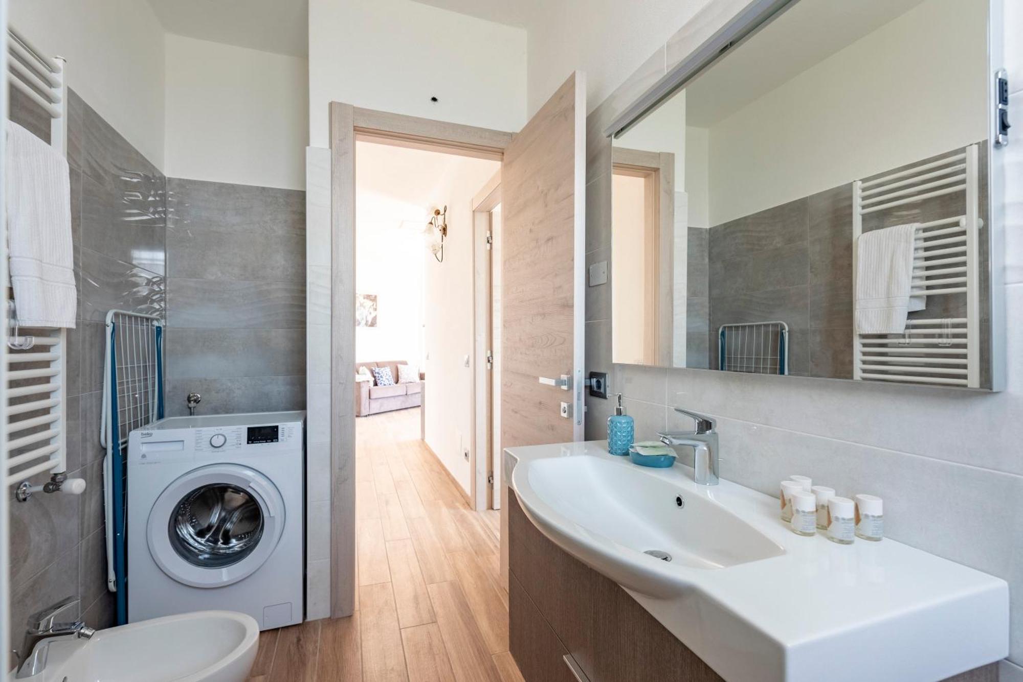 Joivy Villa Guanna - Charming Flat With Garden Bracco Luaran gambar
