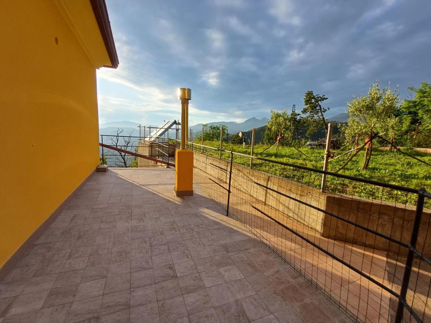 Joivy Villa Guanna - Charming Flat With Garden Bracco Luaran gambar