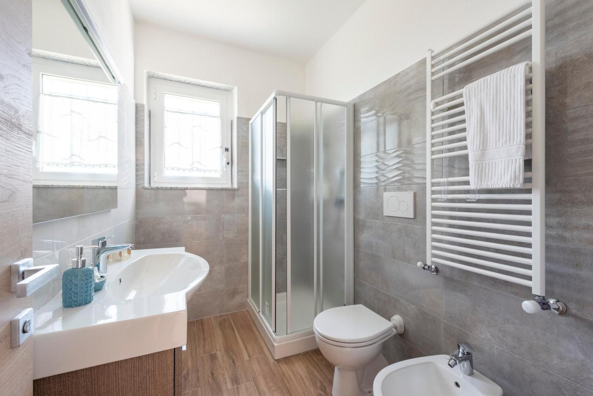 Joivy Villa Guanna - Charming Flat With Garden Bracco Luaran gambar