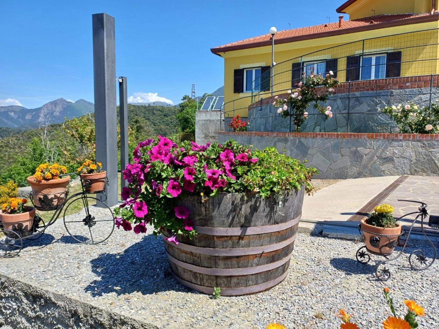 Joivy Villa Guanna - Charming Flat With Garden Bracco Luaran gambar